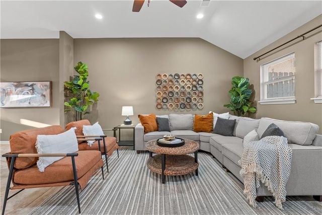 300 NW FOX HOLLOW Lane, Blue Springs, MO 64015