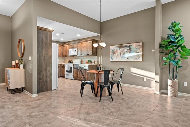 300 NW FOX HOLLOW Lane, Blue Springs, MO 64015