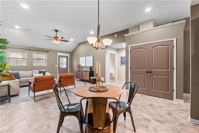 300 NW FOX HOLLOW Lane, Blue Springs, MO 64015