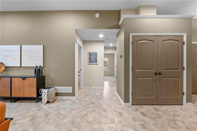 300 NW FOX HOLLOW Lane, Blue Springs, MO 64015