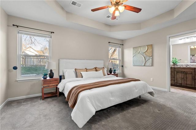 300 NW FOX HOLLOW Lane, Blue Springs, MO 64015