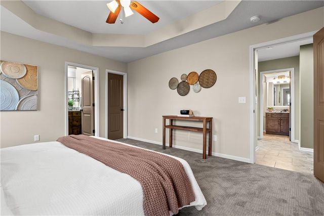 300 NW FOX HOLLOW Lane, Blue Springs, MO 64015