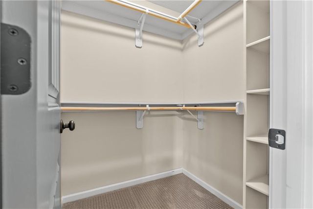 300 NW FOX HOLLOW Lane, Blue Springs, MO 64015