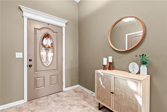 300 NW FOX HOLLOW Lane, Blue Springs, MO 64015