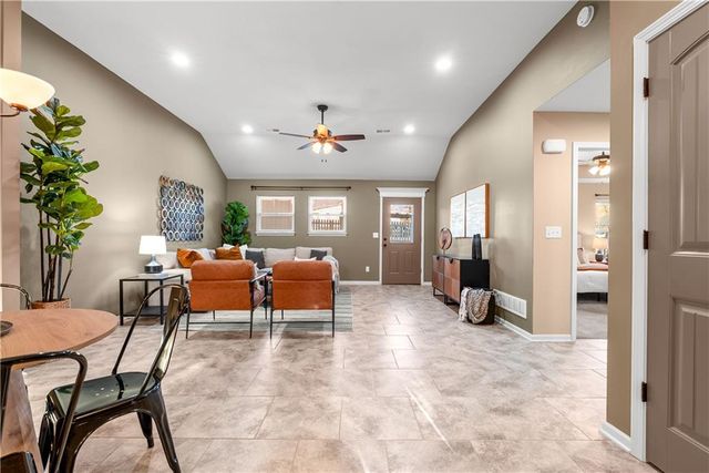 300 NW FOX HOLLOW Lane, Blue Springs, MO 64015