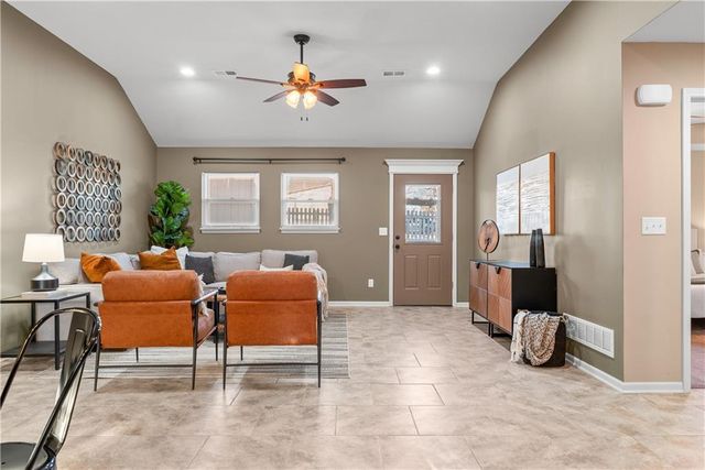 300 NW FOX HOLLOW Lane, Blue Springs, MO 64015