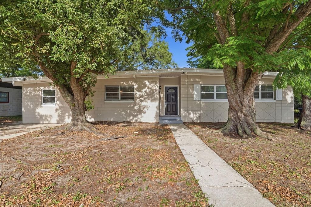 Image 1 of property listing at 2213 N HIAWASSEE ROAD, Orlando, FL 32818