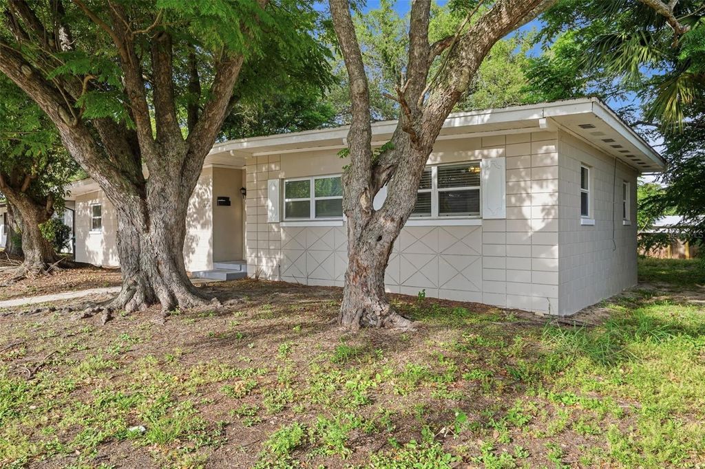 Image 2 of property listing at 2213 N HIAWASSEE ROAD, Orlando, FL 32818