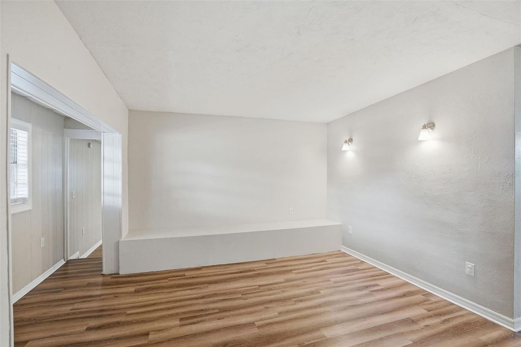 Image 15 of property listing at 2213 N HIAWASSEE ROAD, Orlando, FL 32818