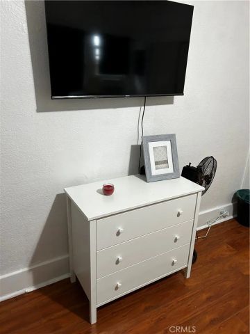 4727 Oakwood Avenue, Los Angeles, CA 90004