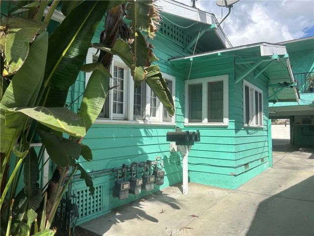4727 Oakwood Avenue, Los Angeles, CA 90004