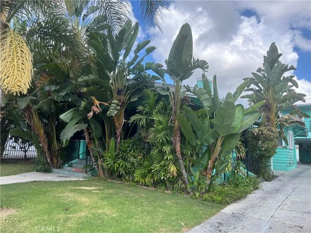 4727 Oakwood Avenue, Los Angeles, CA 90004