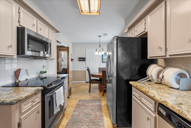 7111 Tonkawa Street, Baytown, TX 77521