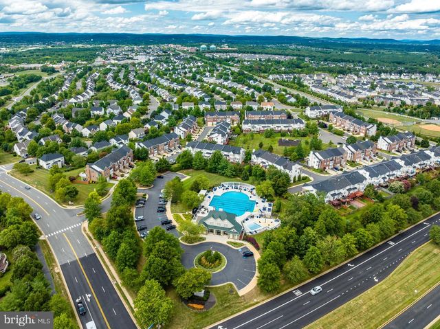 43179 PARKERS RIDGE DR, Leesburg, VA 20176