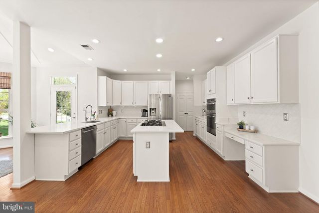 43179 PARKERS RIDGE DR, Leesburg, VA 20176