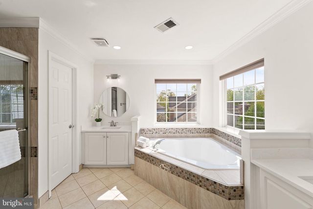 43179 PARKERS RIDGE DR, Leesburg, VA 20176