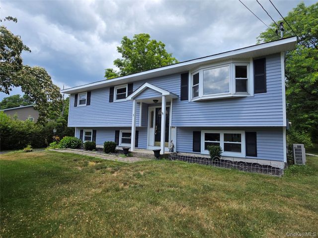3 Abbey Road, Hyde Park, NY 12538