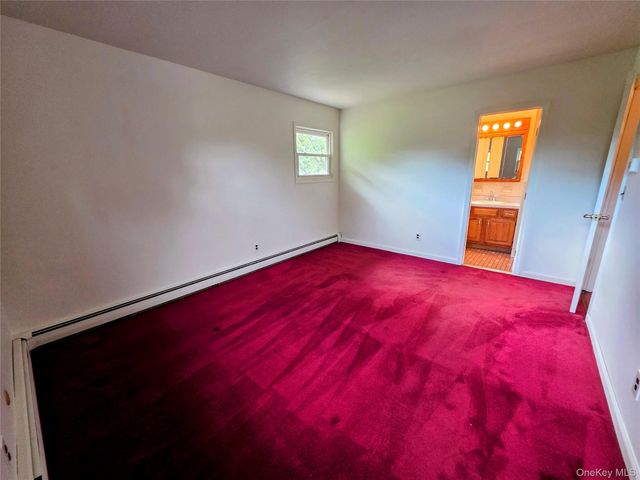3 Abbey Road, Hyde Park, NY 12538
