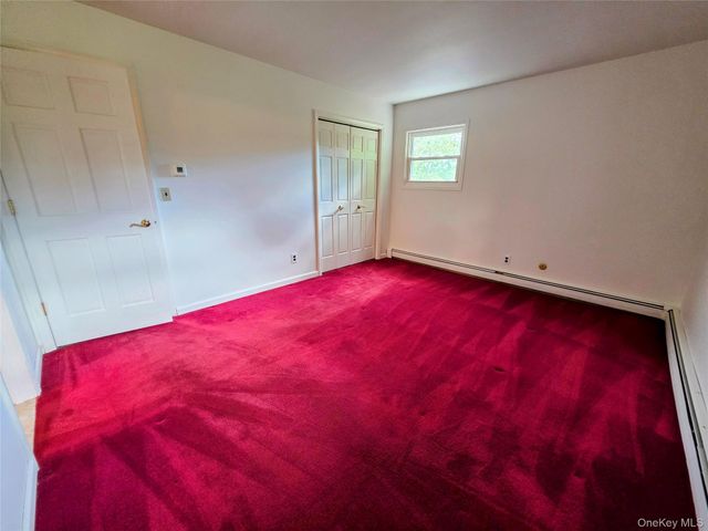 3 Abbey Road, Hyde Park, NY 12538