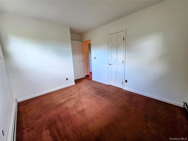 3 Abbey Road, Hyde Park, NY 12538