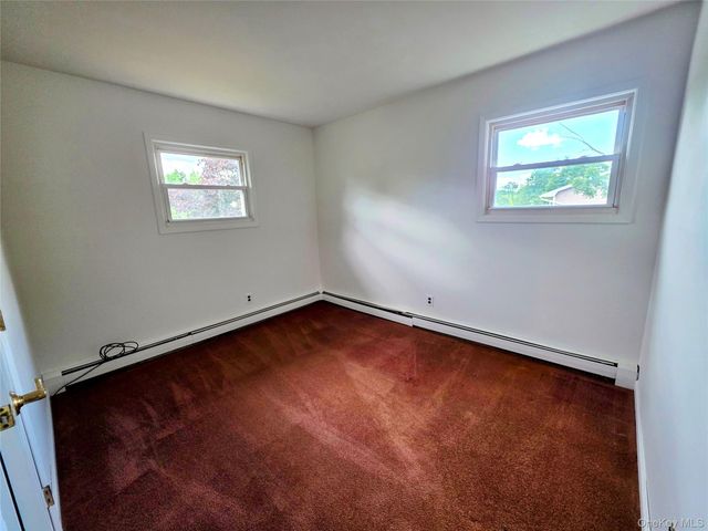 3 Abbey Road, Hyde Park, NY 12538