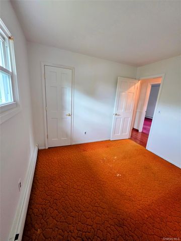 3 Abbey Road, Hyde Park, NY 12538