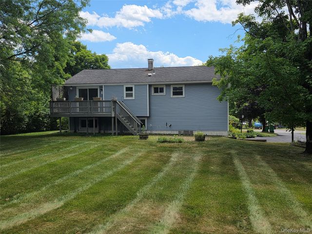 3 Abbey Road, Hyde Park, NY 12538