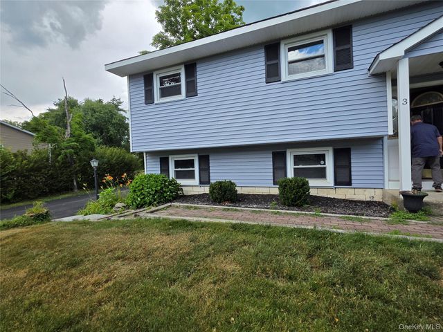 3 Abbey Road, Hyde Park, NY 12538