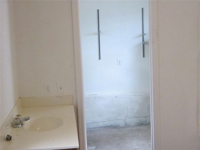 2402 Fruitland Boulevard SW, Cedar Rapids, IA 52404