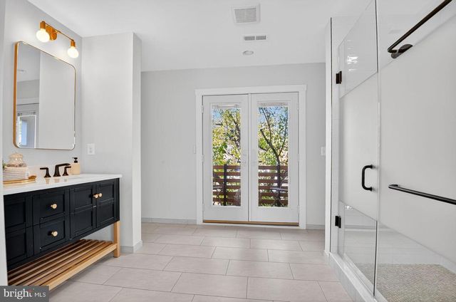 109 N BROOKSIDE DR, Arlington, VA 22201