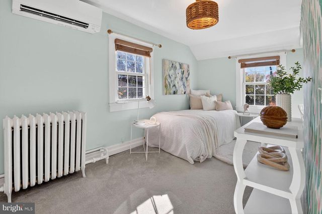 109 N BROOKSIDE DR, Arlington, VA 22201