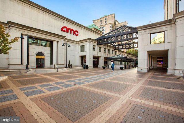 109 N BROOKSIDE DR, Arlington, VA 22201