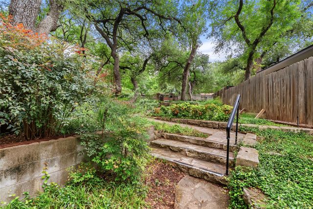 4927 Strass DR, Austin, TX 78731