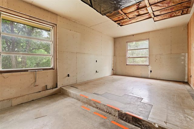 4927 Strass DR, Austin, TX 78731