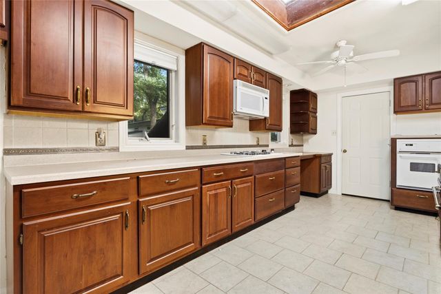 4927 Strass DR, Austin, TX 78731