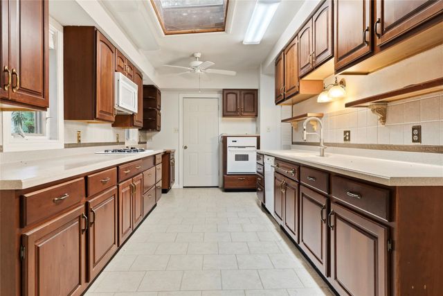4927 Strass DR, Austin, TX 78731