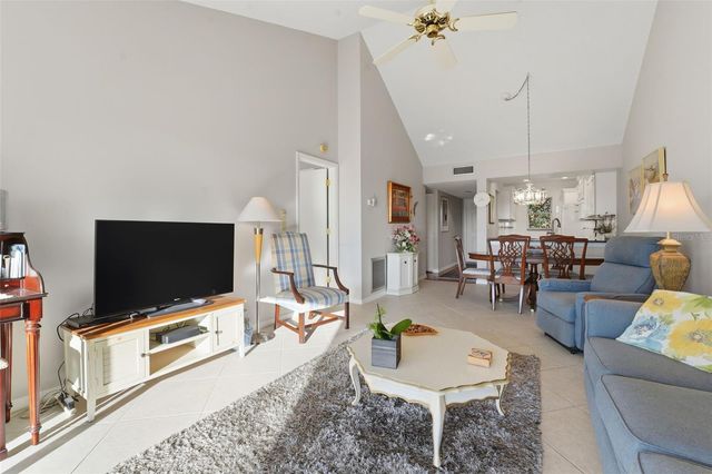 437 CERROMAR LANE 520, Venice, FL 34293