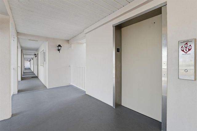 437 CERROMAR LANE 520, Venice, FL 34293