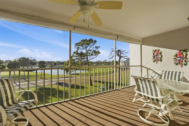 437 CERROMAR LANE 520, Venice, FL 34293