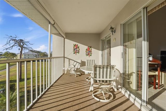 437 CERROMAR LANE 520, Venice, FL 34293