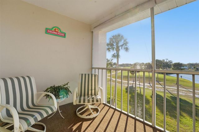 437 CERROMAR LANE 520, Venice, FL 34293