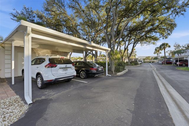 437 CERROMAR LANE 520, Venice, FL 34293