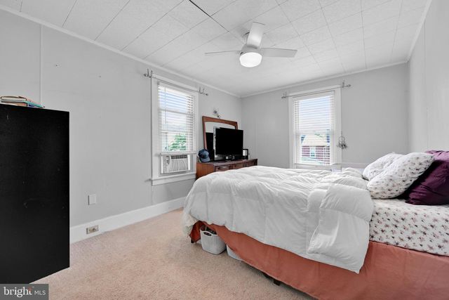 324 S LINCOLN ST, Palmyra, PA 17078