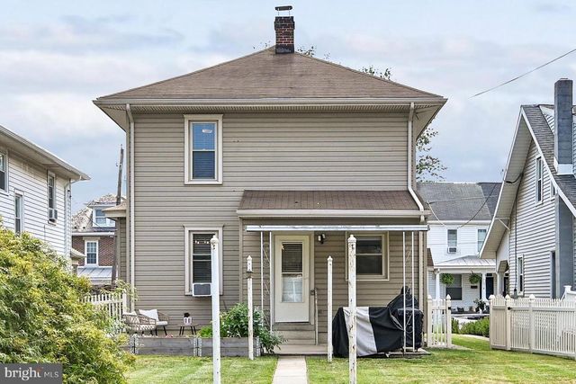 324 S LINCOLN ST, Palmyra, PA 17078