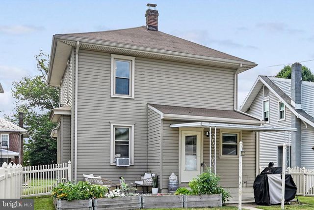 324 S LINCOLN ST, Palmyra, PA 17078