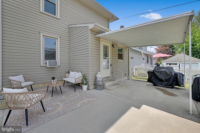 324 S LINCOLN ST, Palmyra, PA 17078