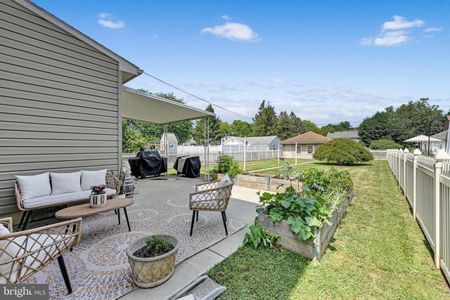 324 S LINCOLN ST, Palmyra, PA 17078