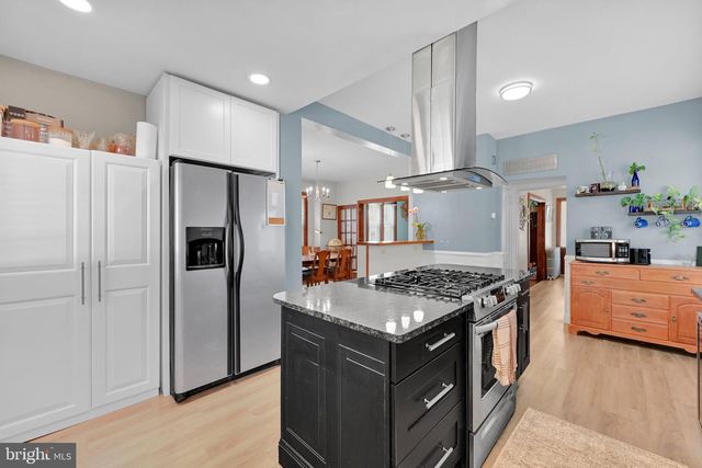 324 S LINCOLN ST, Palmyra, PA 17078