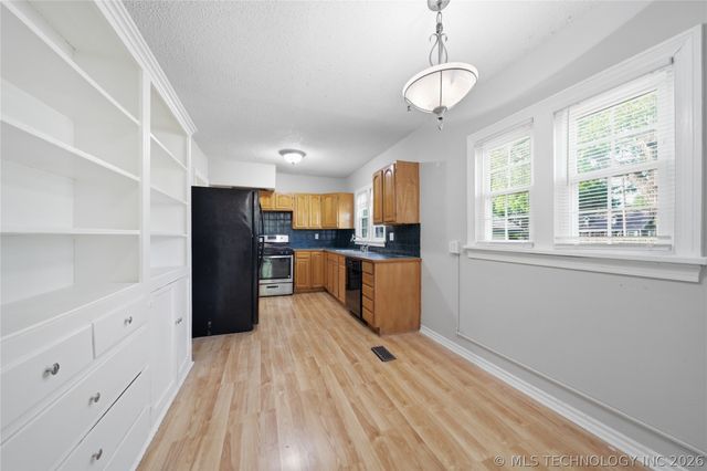 3239 E 4th Street, Tulsa, OK 74104