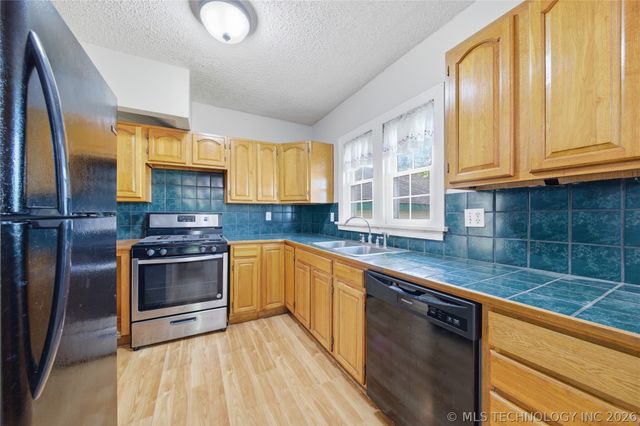 3239 E 4th Street, Tulsa, OK 74104